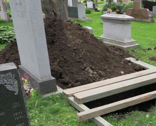 grave (2)